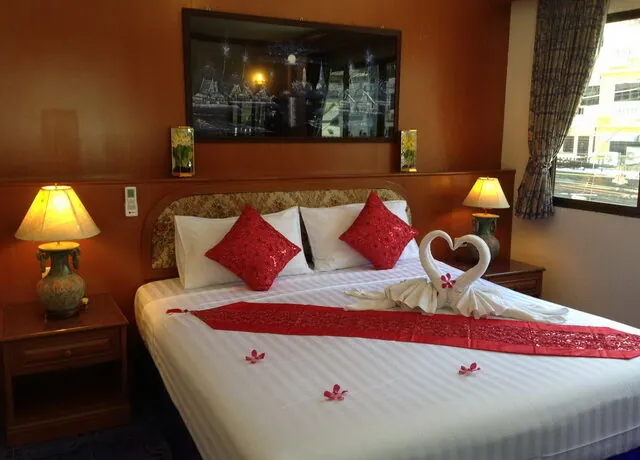 36 Room Patong Hotel With 2 Restaurant Business