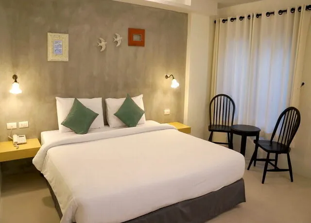 Hip & Friendly 36 Room Hotel