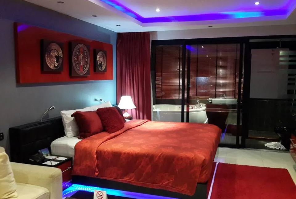 Studio At Bangla Suites Condominium