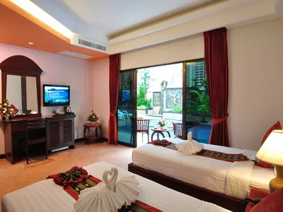 Patong Beach Hotel — photo 2
