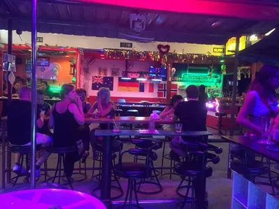 Small Patong Bar With Central Location