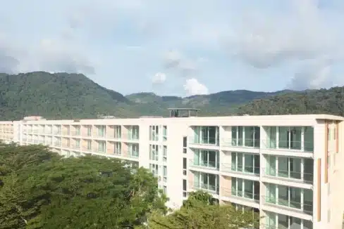 Hotel building for renovation with 110 Rooms