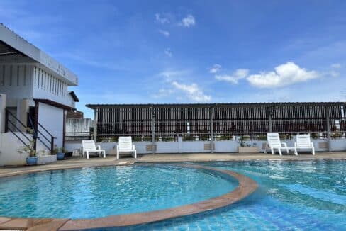 Hotel with prime location in patong